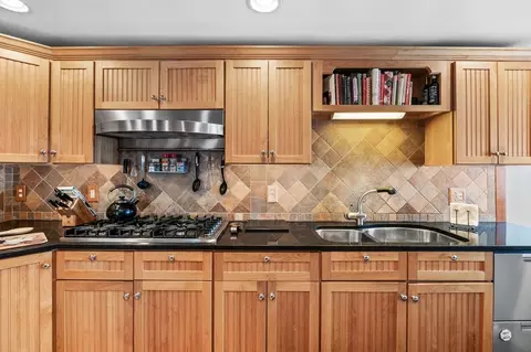22 Thompson Rd, Marblehead, MA 01945 photo 14