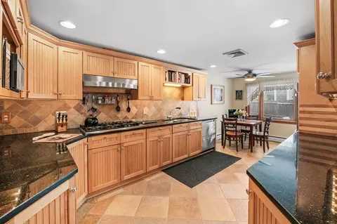 22 Thompson Rd, Marblehead, MA 01945 photo 13