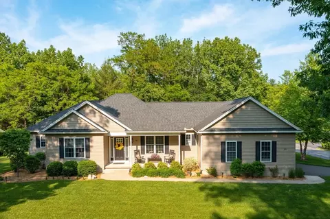 53 Gilbert Rd, Southampton, MA 01073