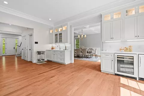 Entry Way - 382 Lee St, Brookline, MA 02445 photo 3 of 4