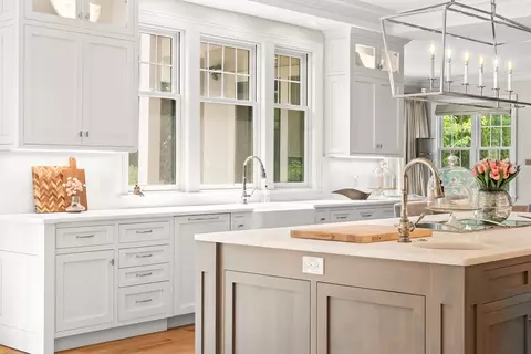 Kitchen - 382 Lee St, Brookline, MA 02445 photo 6 of 7