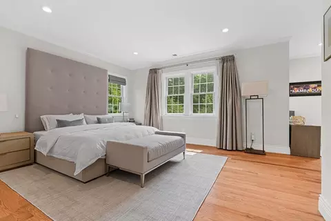 Bedroom - 382 Lee St, Brookline, MA 02445 photo 2 of 5