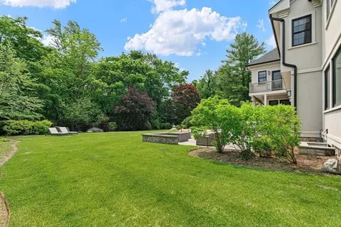 Exterior - 382 Lee St, Brookline, MA 02445 photo 1 of 2