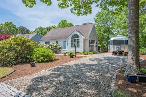 64 Manitoba Rd, Mashpee, MA 02649 photo 2