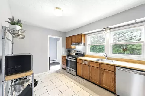 Kitchen - 2500 Pendleton Ave #2500, Chicopee, MA 01022 photo 3 of 3