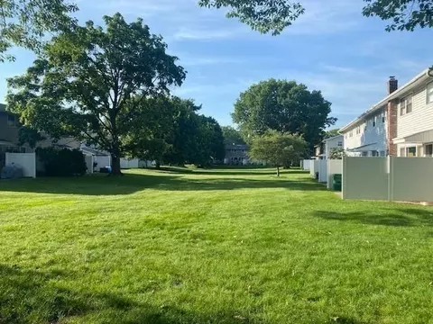 Exterior - 2500 Pendleton Ave #2500, Chicopee, MA 01022 photo 7 of 9