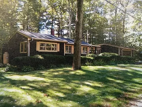 12 Deneise St, Lakeville, MA 02347