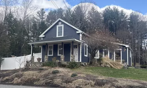 542 Rock Valley Rd, Holyoke, MA 01040