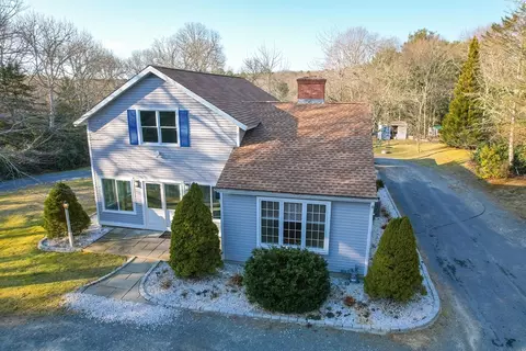 240 Oak St, Barnstable, MA 02668
