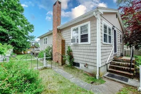 14 Central Ave, Wareham, MA 02571 photo 3