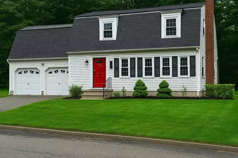 90 Dogwood Rd, Leominster, MA 01453
