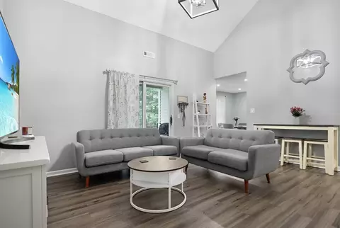 84 Tennis Plaza Rd #46, Dracut, MA 01826