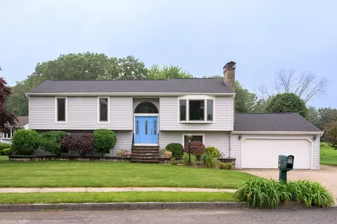 42 Janelle Dr, Agawam, MA 01001