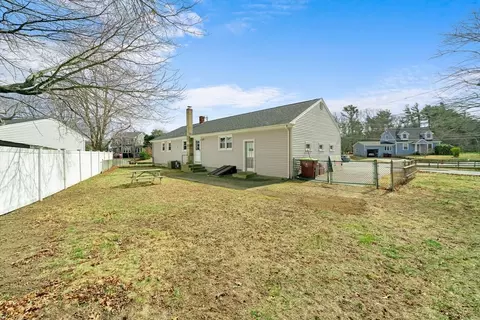 Exterior - 301 Main St, Acushnet, MA 02743 photo 4 of 7