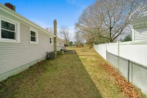 Exterior - 301 Main St, Acushnet, MA 02743 photo 6 of 7