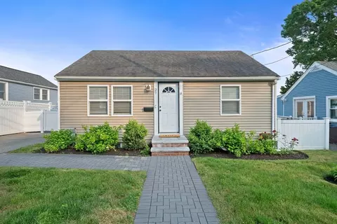 27 Hallron St, Boston, MA 02136