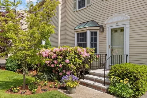 25 Valiant Way #25, Salem, MA 01970