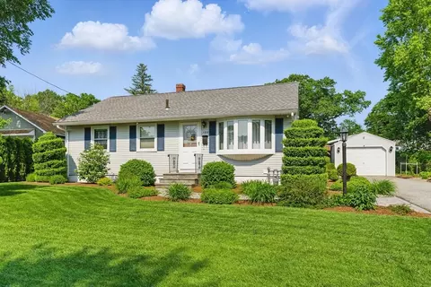 108 Boulay Cir, Chicopee, MA 01020