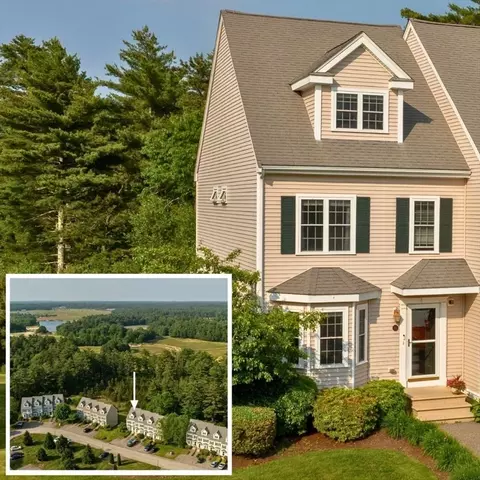 20 Copper Lantern Ln #20, Carver, MA 02330