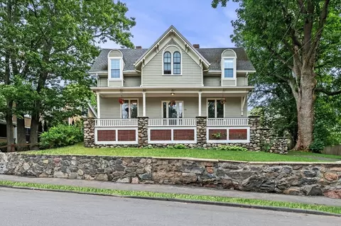 93 Redington St, Swampscott, MA 01907