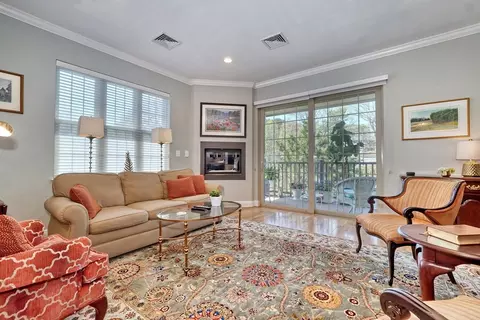 59 Walpole St #202, Canton, MA 02021
