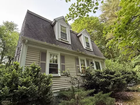 270 Pine St, Marshfield, MA 02050