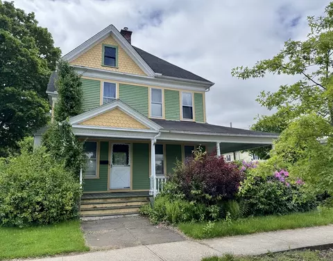 78 Allyn St, Holyoke, MA 01040