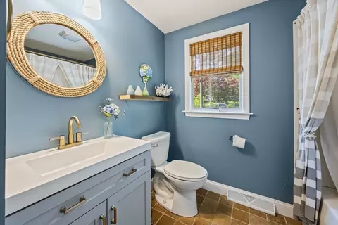 Bath - 111 Richardson Rd, Centerville, MA 02632 photo 1 of 2