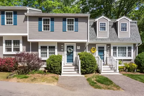 29 Benjamin Landing Ln #29, Franklin, MA 02038