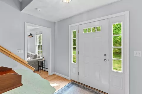 2 Hickory Ln, Georgetown, MA 01833 photo 4