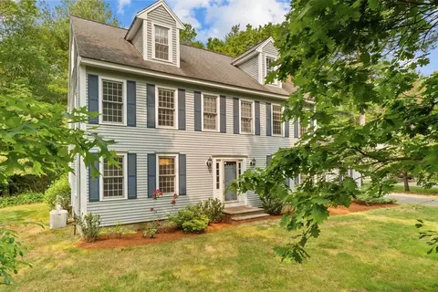 2 Hickory Ln, Georgetown, MA 01833 photo 2