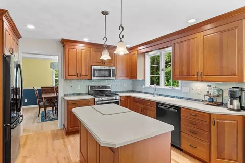 2 Hickory Ln, Georgetown, MA 01833 photo 8