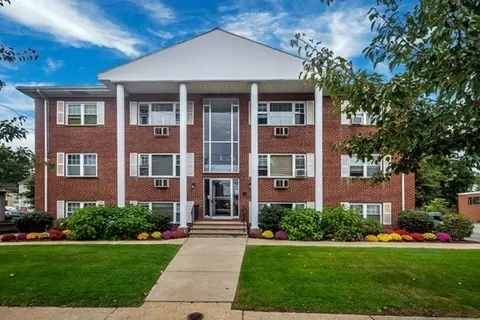 924 Main St #23, Woburn, MA 01801
