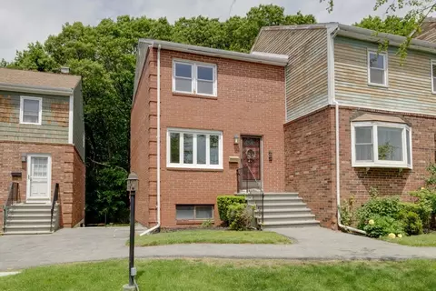 6 Loring Hills Ave #G4, Salem, MA 01970