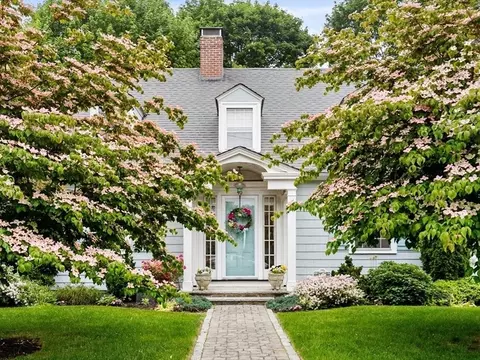 40 Londonderry Rd, Marblehead, MA 01945