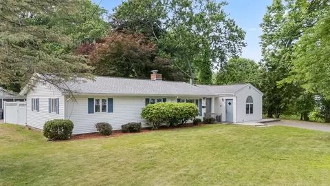 108 Hastings St, Framingham, MA 01701