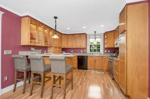 35 Warren Ave, Reading, MA 01867 photo 13