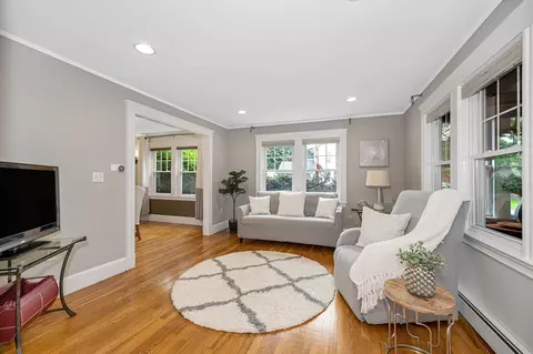 35 Warren Ave, Reading, MA 01867 photo 6