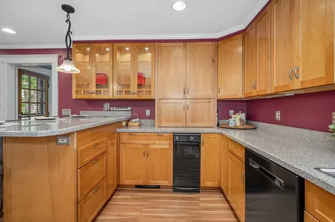35 Warren Ave, Reading, MA 01867 photo 15