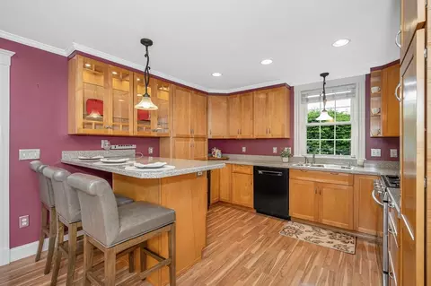 35 Warren Ave, Reading, MA 01867 photo 14