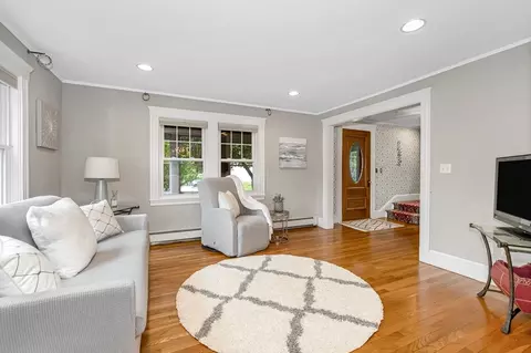 35 Warren Ave, Reading, MA 01867 photo 7