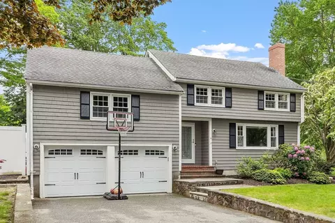 4 Reedy Rd, Lynnfield, MA 01940