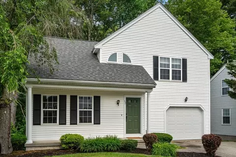 52 Meadowood Rd, North Andover, MA 01845