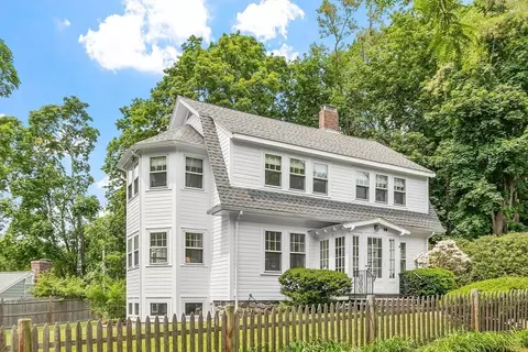 10 Torr St, Andover, MA 01810