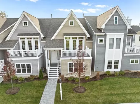 17 Trumpet Vine, Plymouth, MA 02360