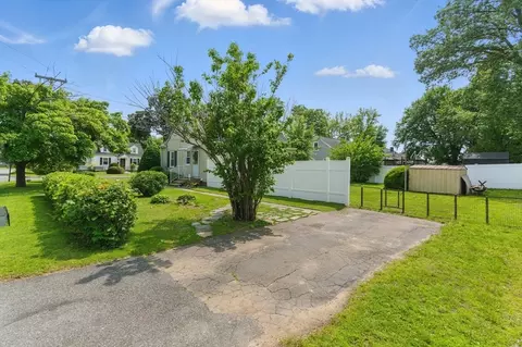 80 Frontenac St, Chicopee, MA 01020 photo 6