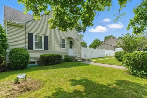 80 Frontenac St, Chicopee, MA 01020 photo 4