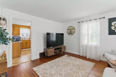 80 Frontenac St, Chicopee, MA 01020 photo 11