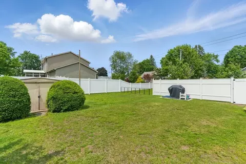 80 Frontenac St, Chicopee, MA 01020 photo 5