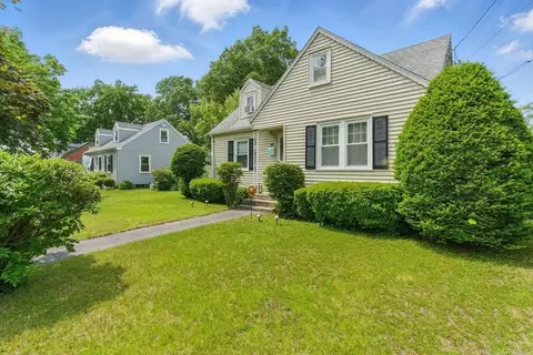 80 Frontenac St, Chicopee, MA 01020 photo 3